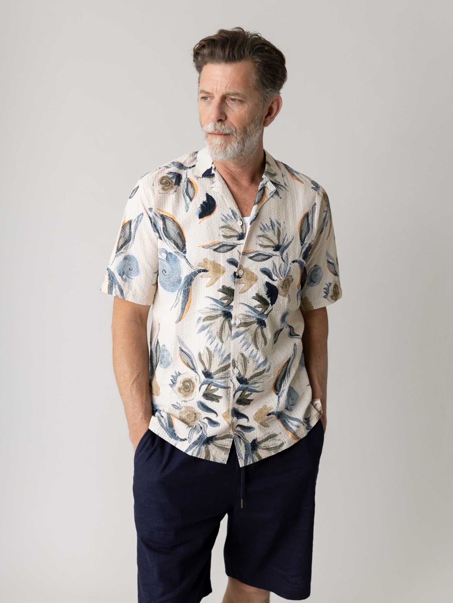 Modelshot / Ecru / Detail